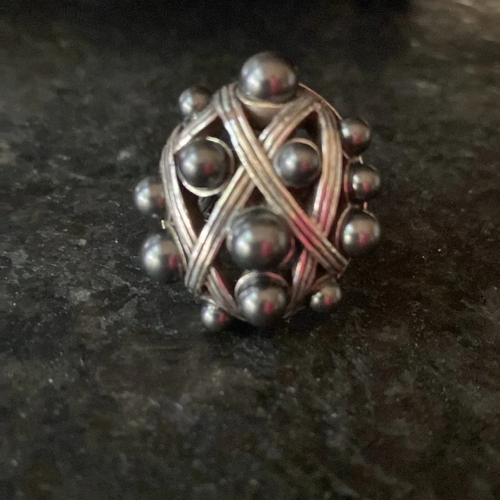 Brighton vintage Grateful black pearl and‎ silver dome ring